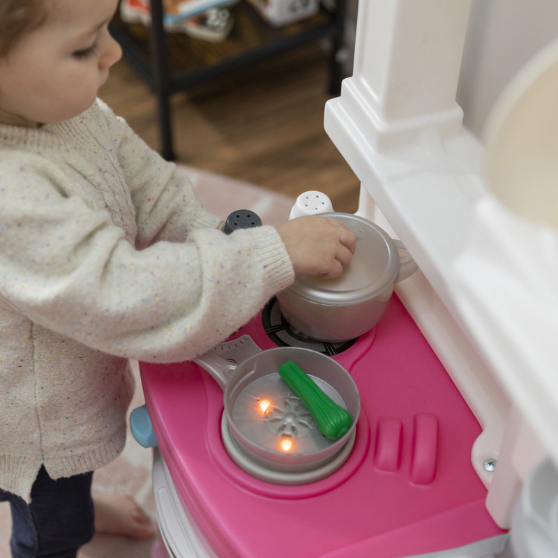 Step2 fun with friends play kitchen discount